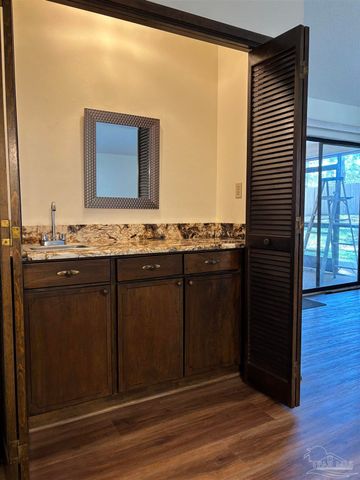 10011 Hollowbrook Dr, Pensacola, FL 32514