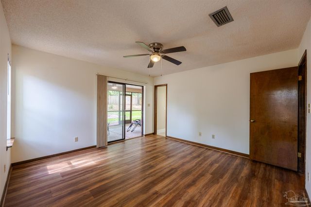 10011 Hollowbrook Dr, Pensacola, FL 32514