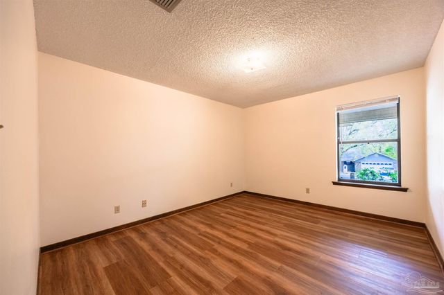 10011 Hollowbrook Dr, Pensacola, FL 32514