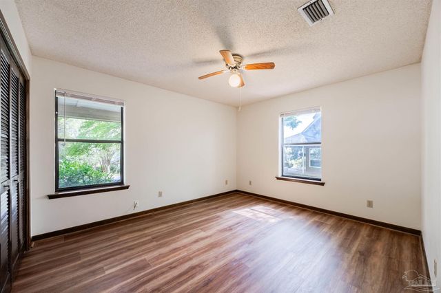 10011 Hollowbrook Dr, Pensacola, FL 32514