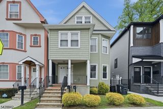 74 Hamilton St, East Orange City, NJ 07017