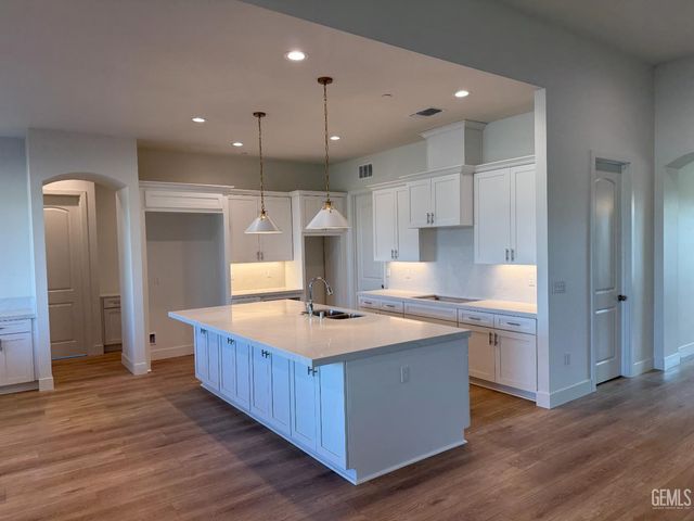 13507 Velma Pearl Way, Bakersfield, CA 93314