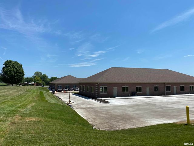 3648 UTICA RIDGE Road, Bettendorf, IA 52722