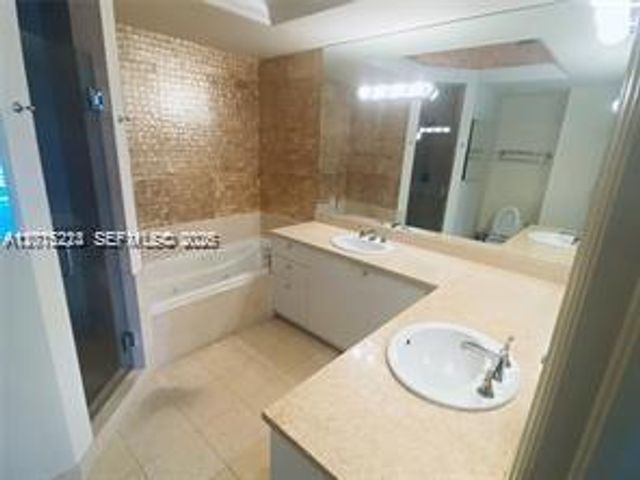 20000 E Country Club Dr TS07, Aventura, FL 33180