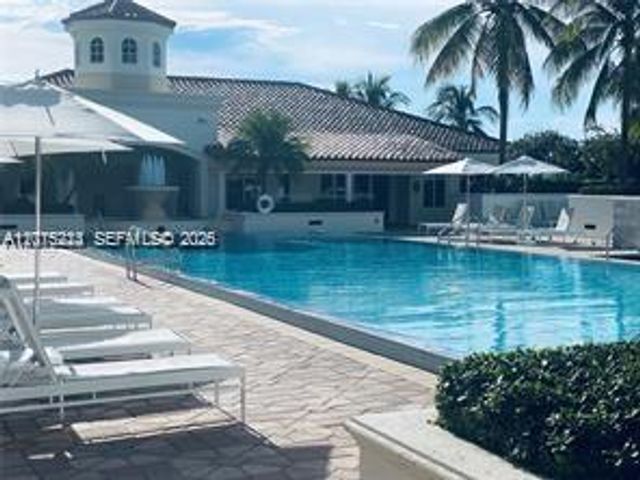 20000 E Country Club Dr TS07, Aventura, FL 33180