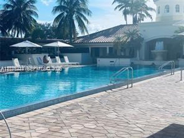 20000 E Country Club Dr TS07, Aventura, FL 33180