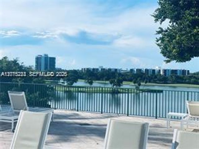 20000 E Country Club Dr TS07, Aventura, FL 33180