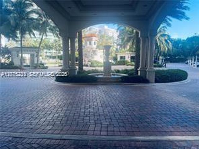 20000 E Country Club Dr TS07, Aventura, FL 33180