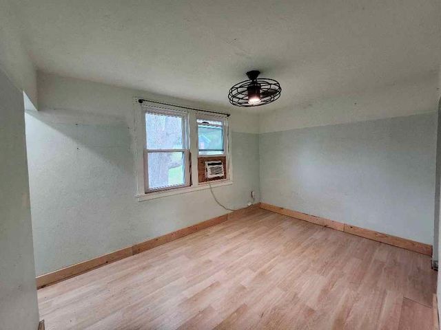 775 Manorcrest Drive, Kansas City, KS 66101