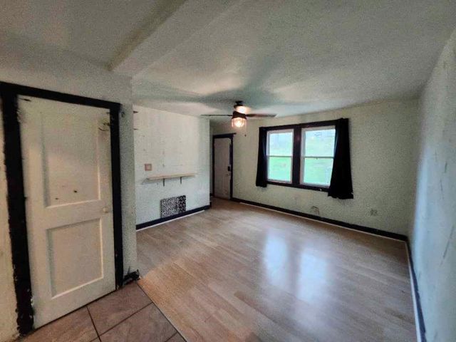 775 Manorcrest Drive, Kansas City, KS 66101