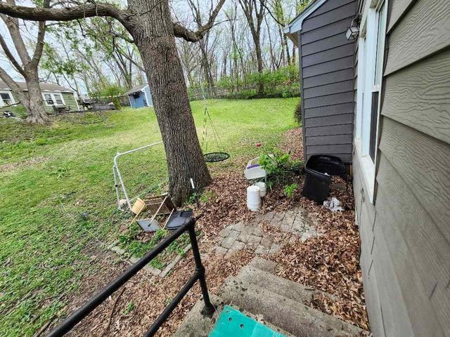 775 Manorcrest Drive, Kansas City, KS 66101