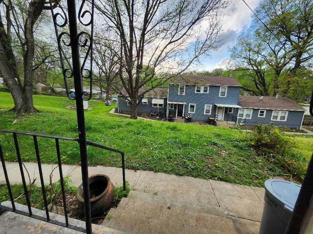 775 Manorcrest Drive, Kansas City, KS 66101