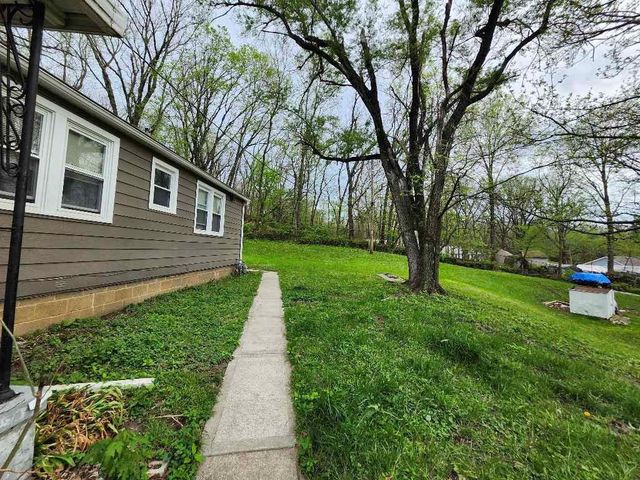 775 Manorcrest Drive, Kansas City, KS 66101