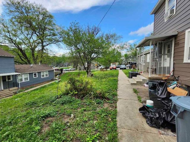 775 Manorcrest Drive, Kansas City, KS 66101
