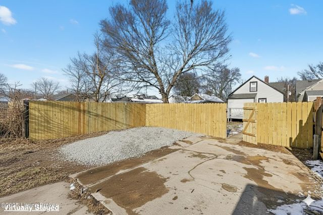 1412 Sale Ave, Louisville, KY 40215