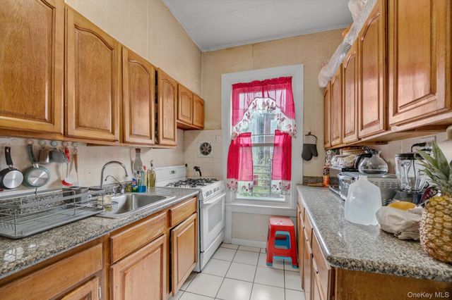 80 Van Siclen Avenue, Brooklyn, NY 11207