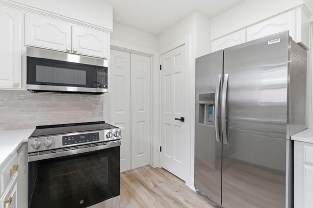 5 Devonshire Drive, Conroe, TX 77304