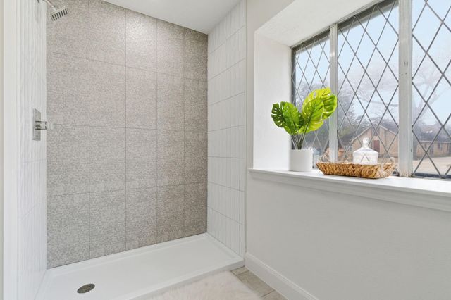 5 Devonshire Drive, Conroe, TX 77304