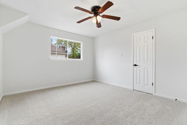 5 Devonshire Drive, Conroe, TX 77304