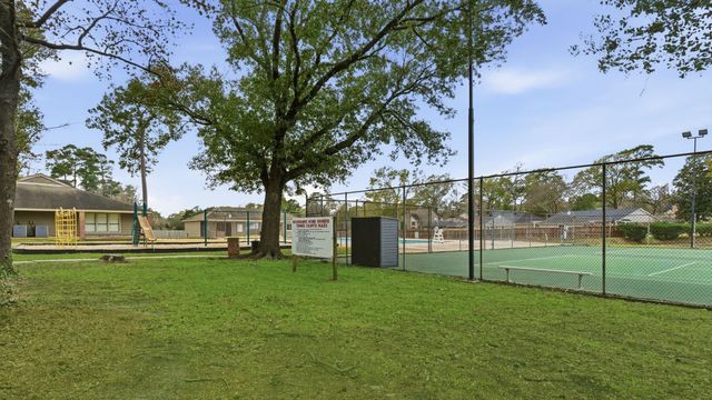 5 Devonshire Drive, Conroe, TX 77304