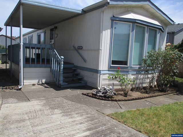 4882 Lancaster Dr NE 145B, Salem, OR 97305
