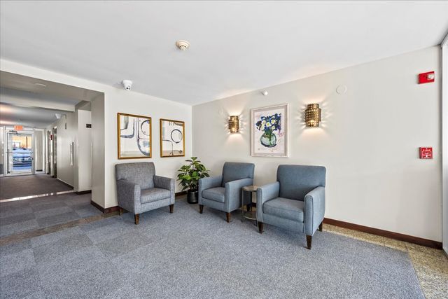 1633 2nd Street 508, Highland Park, IL 60035