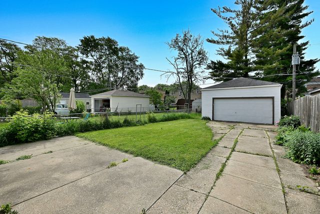 1653 Stockton Avenue, Des Plaines, IL 60018