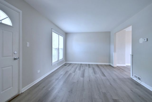 1653 Stockton Avenue, Des Plaines, IL 60018