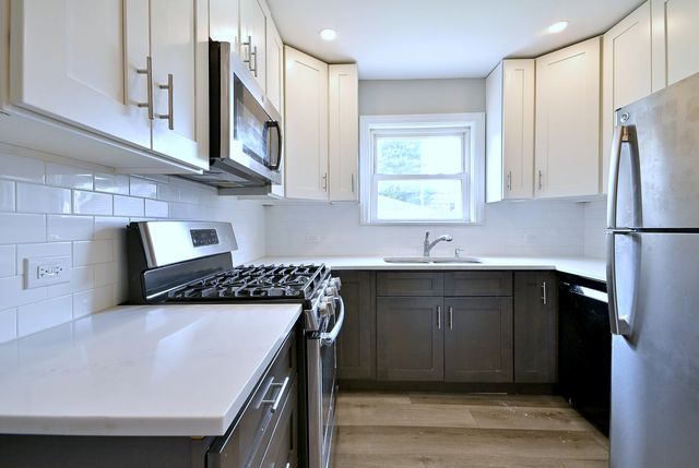 1653 Stockton Avenue, Des Plaines, IL 60018