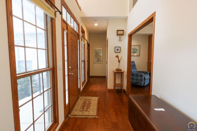 2901 West Lake Dr, Emporia, KS 66801