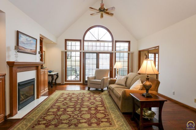 2901 West Lake Dr, Emporia, KS 66801