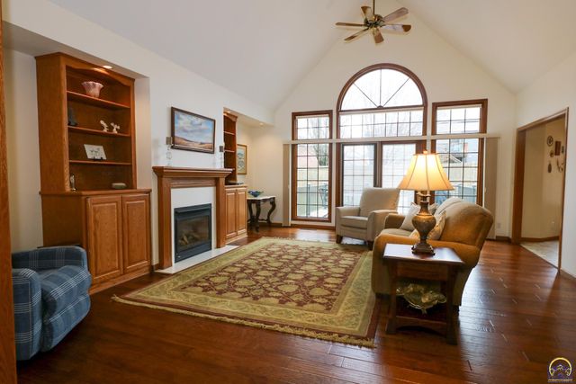 2901 West Lake Dr, Emporia, KS 66801