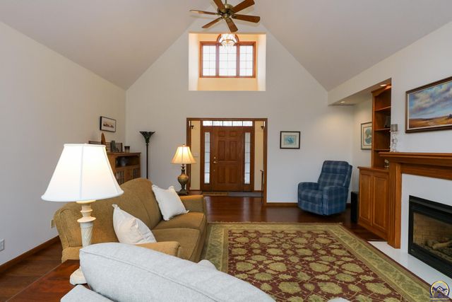 2901 West Lake Dr, Emporia, KS 66801