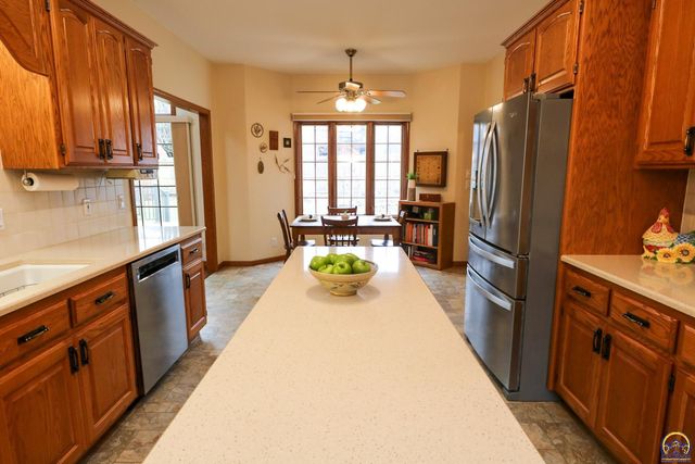 2901 West Lake Dr, Emporia, KS 66801