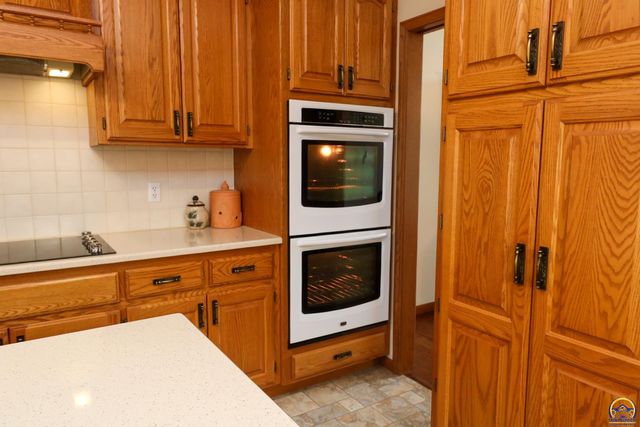 2901 West Lake Dr, Emporia, KS 66801