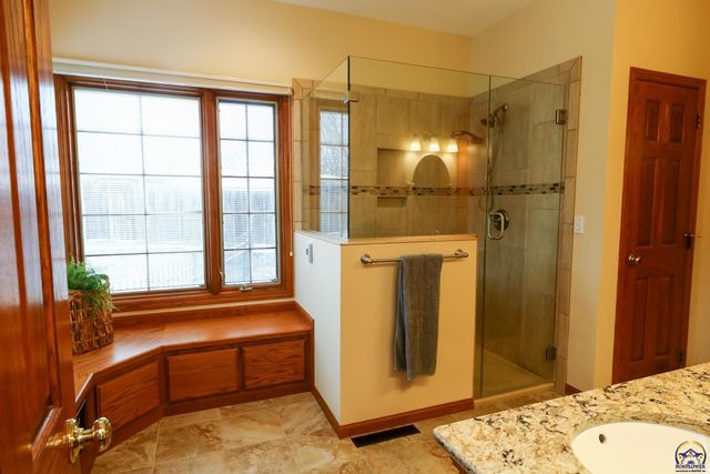 2901 West Lake Dr, Emporia, KS 66801