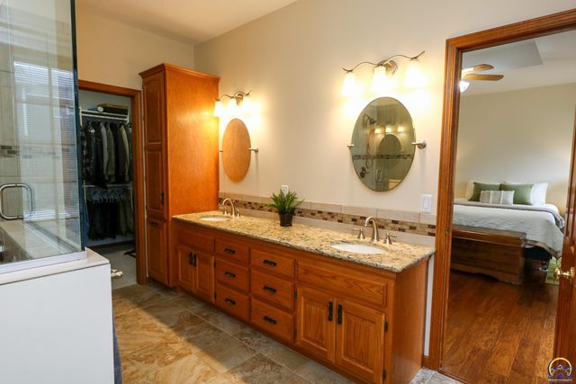 2901 West Lake Dr, Emporia, KS 66801