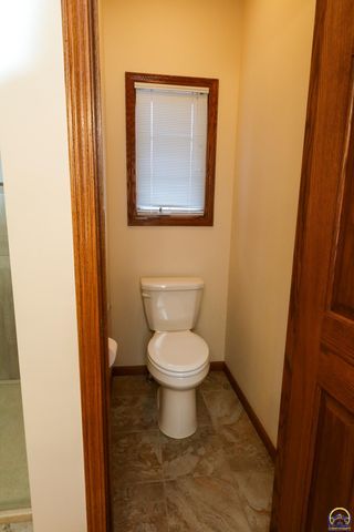 2901 West Lake Dr, Emporia, KS 66801