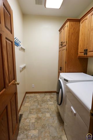 2901 West Lake Dr, Emporia, KS 66801