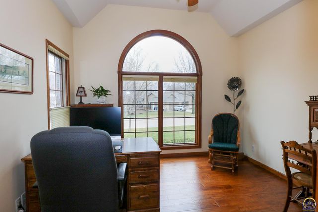 2901 West Lake Dr, Emporia, KS 66801