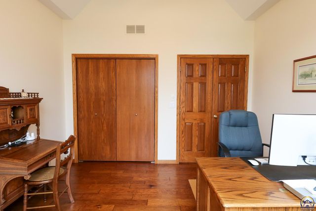 2901 West Lake Dr, Emporia, KS 66801