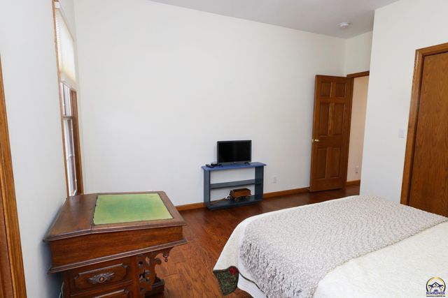 2901 West Lake Dr, Emporia, KS 66801