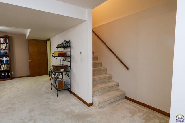 2901 West Lake Dr, Emporia, KS 66801