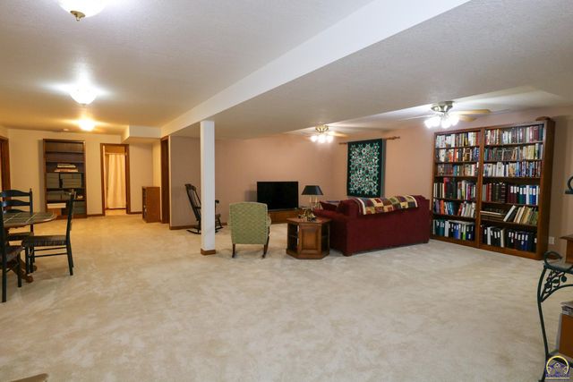 2901 West Lake Dr, Emporia, KS 66801