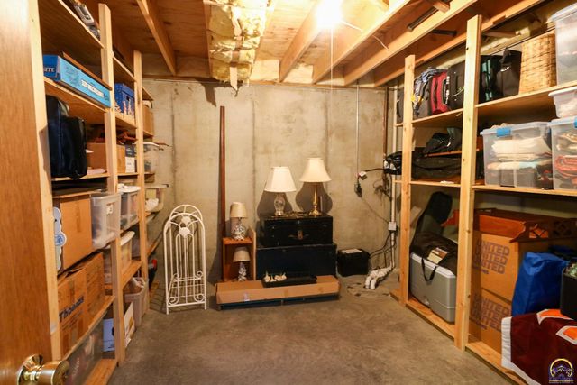 2901 West Lake Dr, Emporia, KS 66801