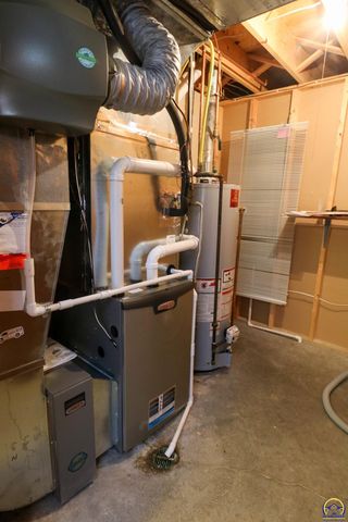 2901 West Lake Dr, Emporia, KS 66801