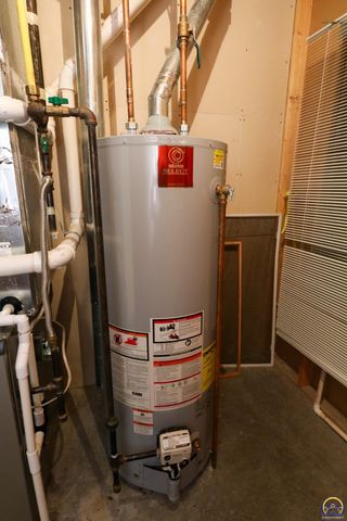 2901 West Lake Dr, Emporia, KS 66801