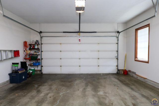 2901 West Lake Dr, Emporia, KS 66801