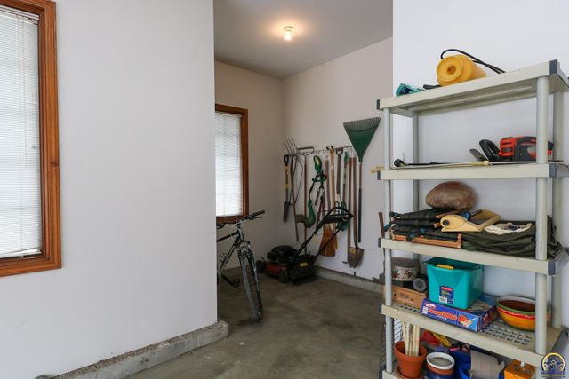 2901 West Lake Dr, Emporia, KS 66801