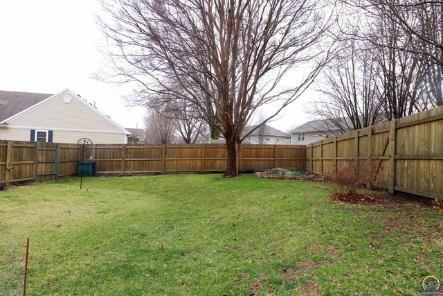 2901 West Lake Dr, Emporia, KS 66801